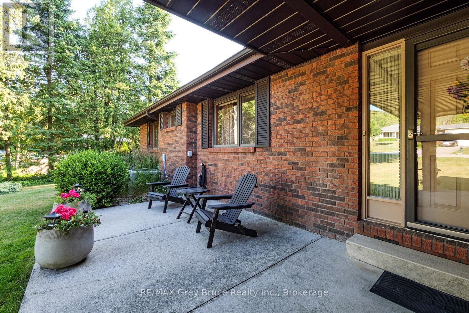 491 Balmy Beach Road, Georgian Bluffs, Ontario  N4K 5N4 - Photo 4 - X13614132