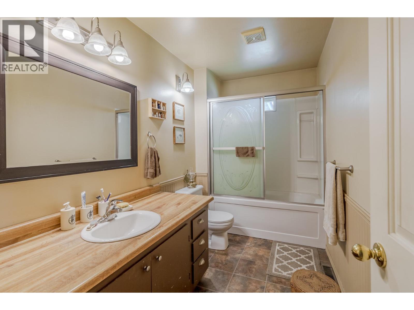 7140 Judson Road, Lone Butte, British Columbia  V0K 1X2 - Photo 15 - R3147537