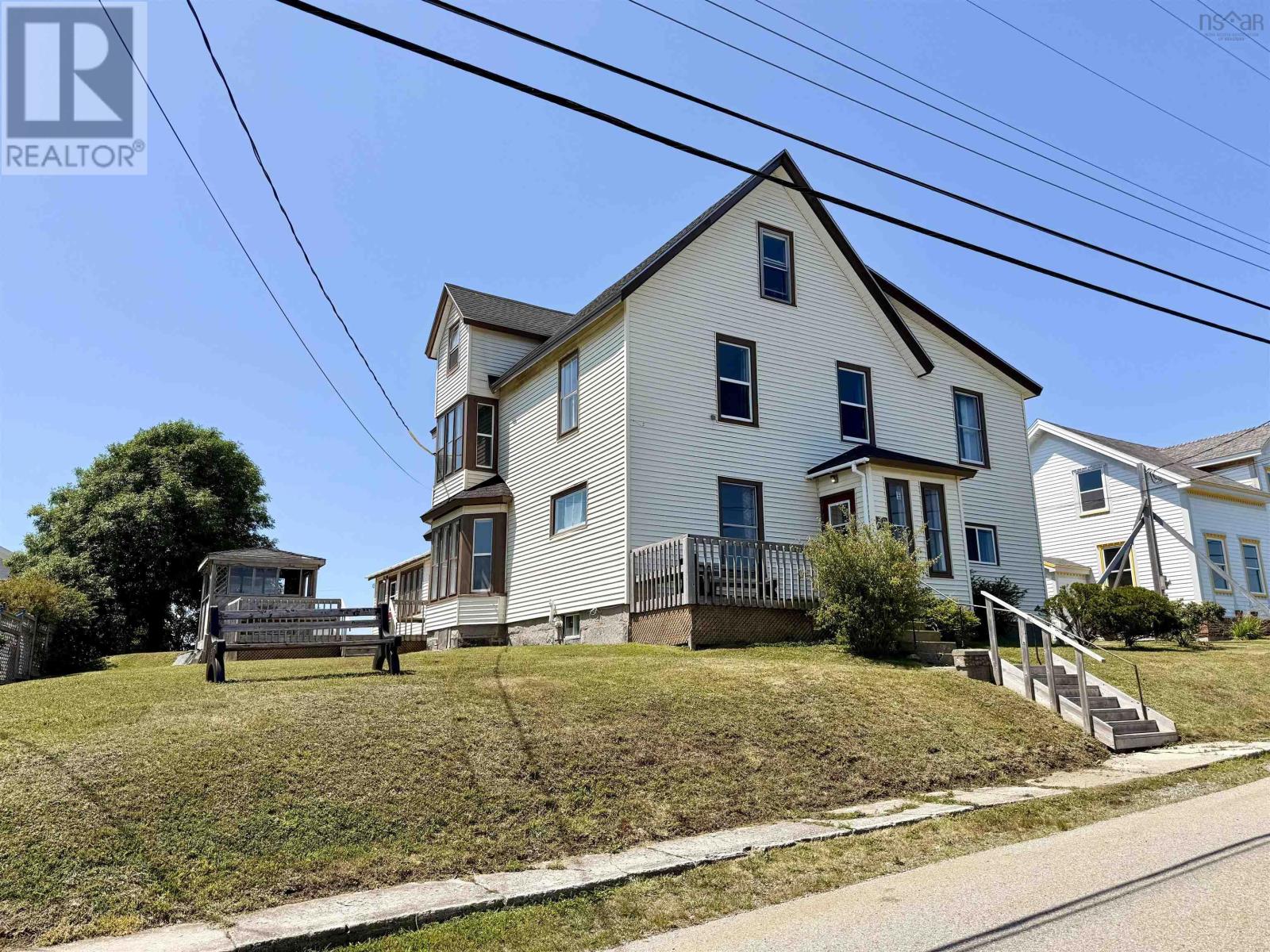 19 Crest Street Street, Lockeport, Nova Scotia  B0T 1L0 - Photo 2 - 202618904