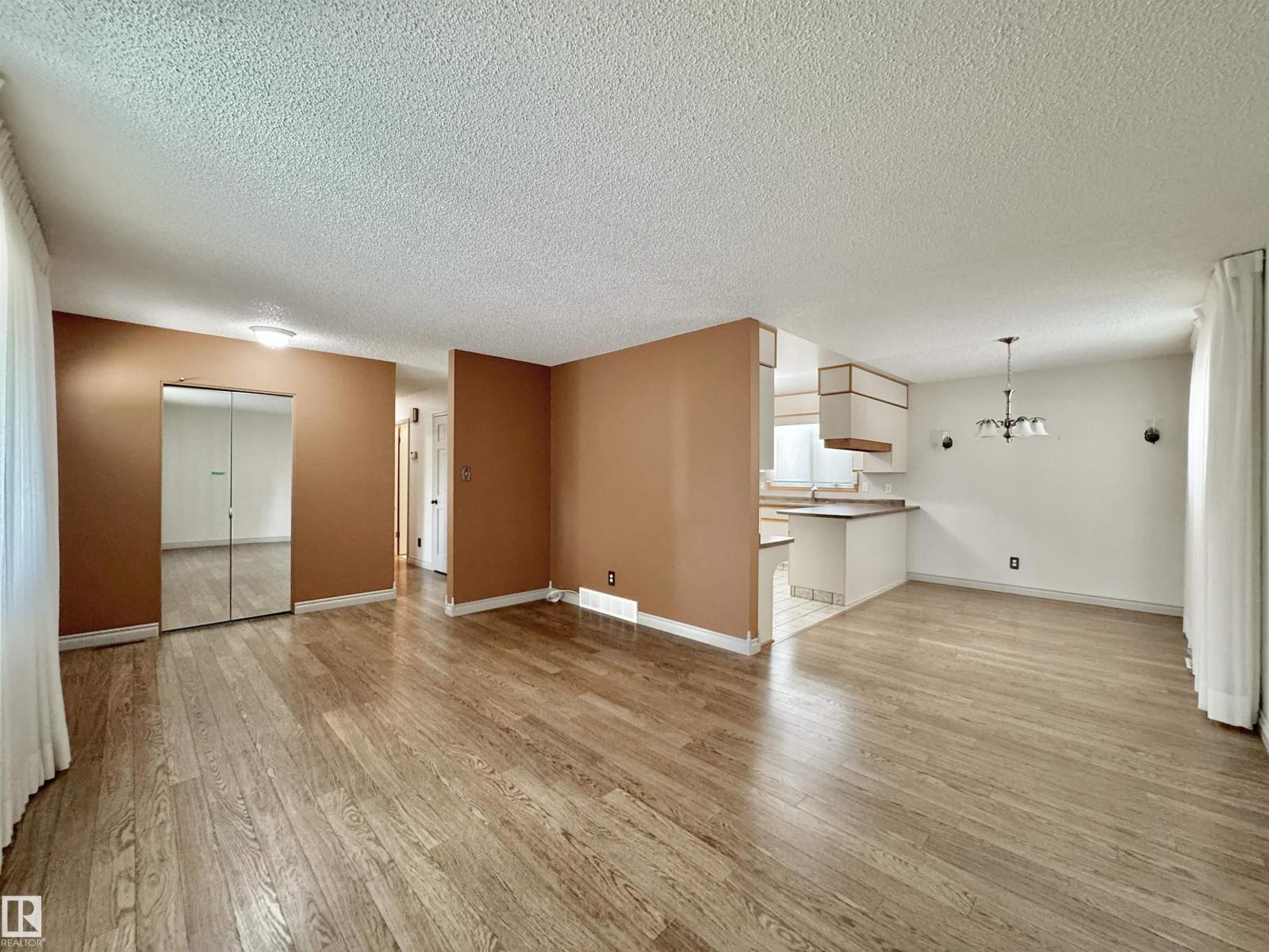 795 Birch Av, Sherwood Park, Alberta  T8A 1X2 - Photo 3 - E4501049