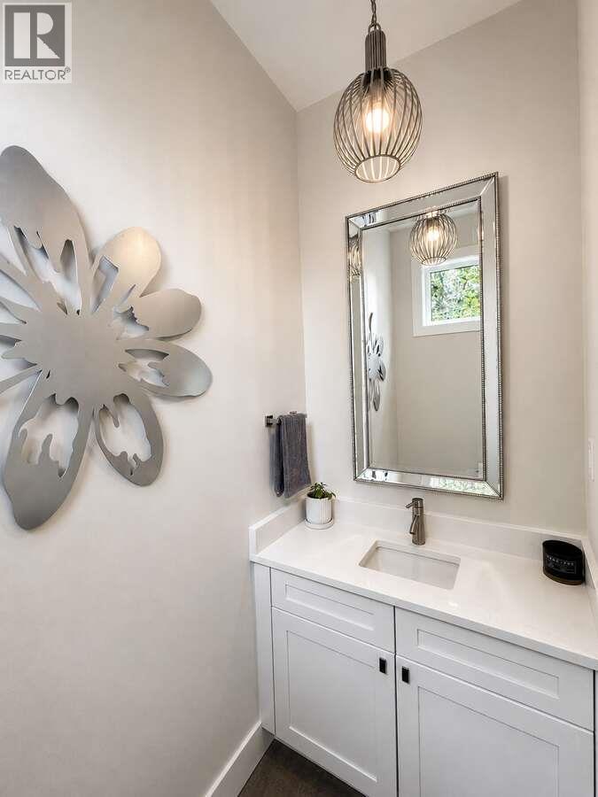 1922 Glen Gary Drive, Kamloops, British Columbia  V2E 1R4 - Photo 10 - 10393852