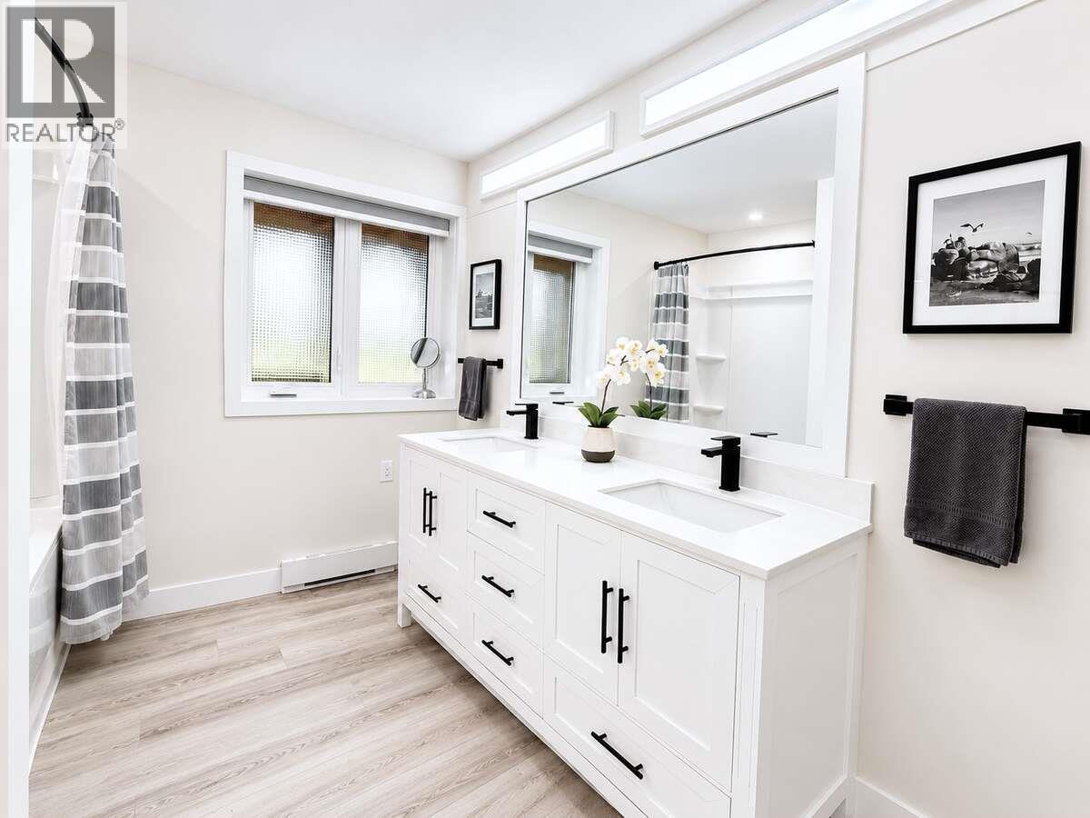 1922 Glen Gary Drive, Kamloops, British Columbia  V2E 1R4 - Photo 18 - 10393852