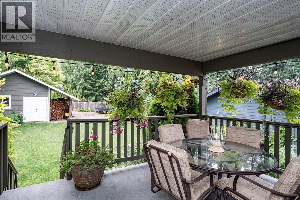 1664 Birch Drive, Revelstoke, British Columbia  V0E 2S1 - Photo 5 - 10395460