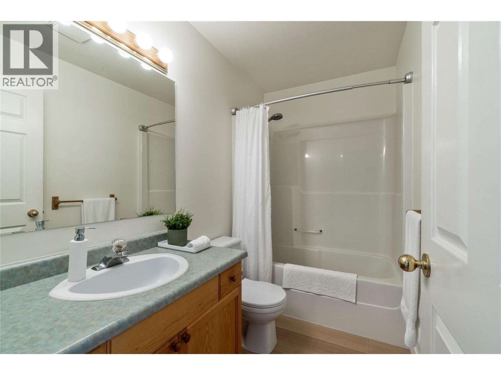 71 25 Street SE Unit# 3, Salmon Arm, British Columbia  V1E 1S2 - Photo 12 - 10389190