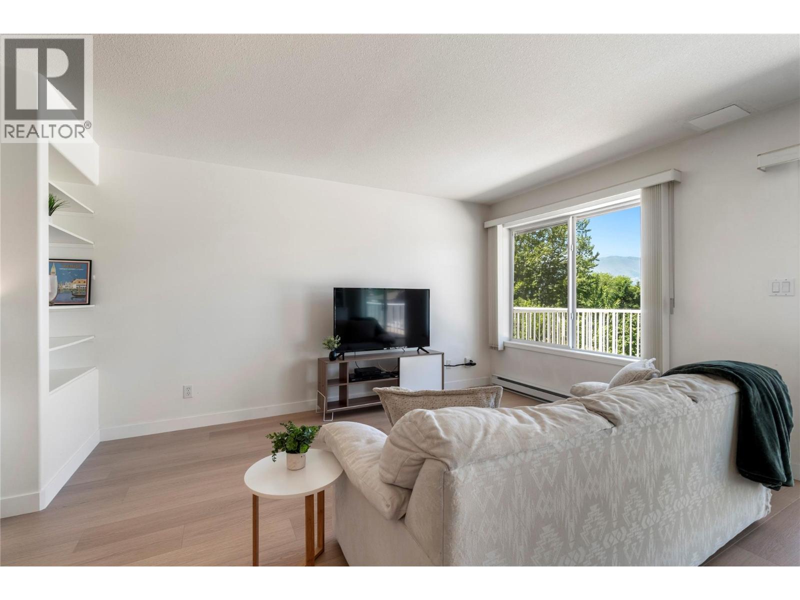 71 25 Street SE Unit# 3, Salmon Arm, British Columbia  V1E 1S2 - Photo 9 - 10389190