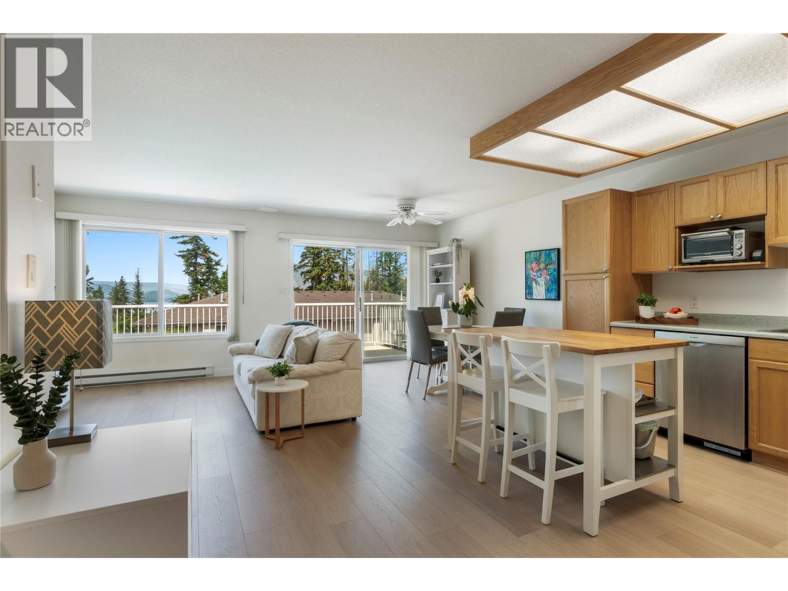 71 25 Street SE Unit# 3, Salmon Arm, British Columbia  V1E 1S2 - Photo 6 - 10389190