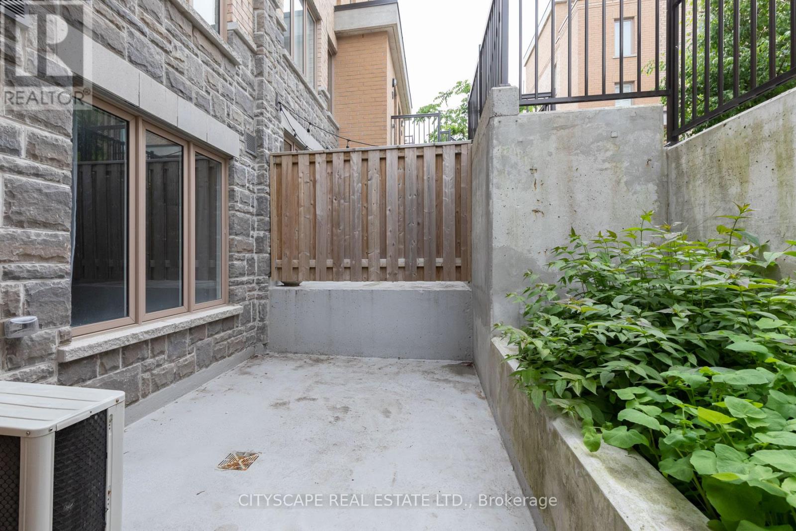 115 - 9 Foundry Avenue, Toronto, Ontario  M6H 0B7 - Photo 14 - W13614066