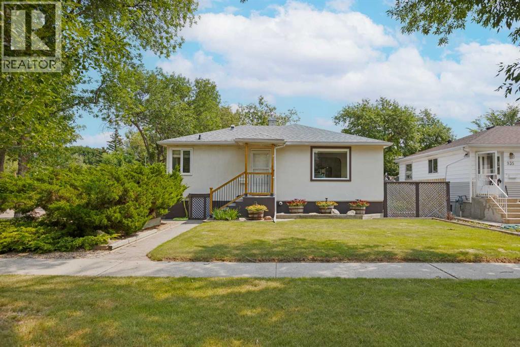 931 20 Street S, Lethbridge, Alberta  T1J 3K1 - Photo 1 - A2330845