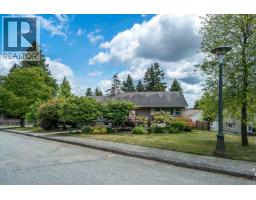 324 CHURCHILL AVENUE, New Westminster, British Columbia
