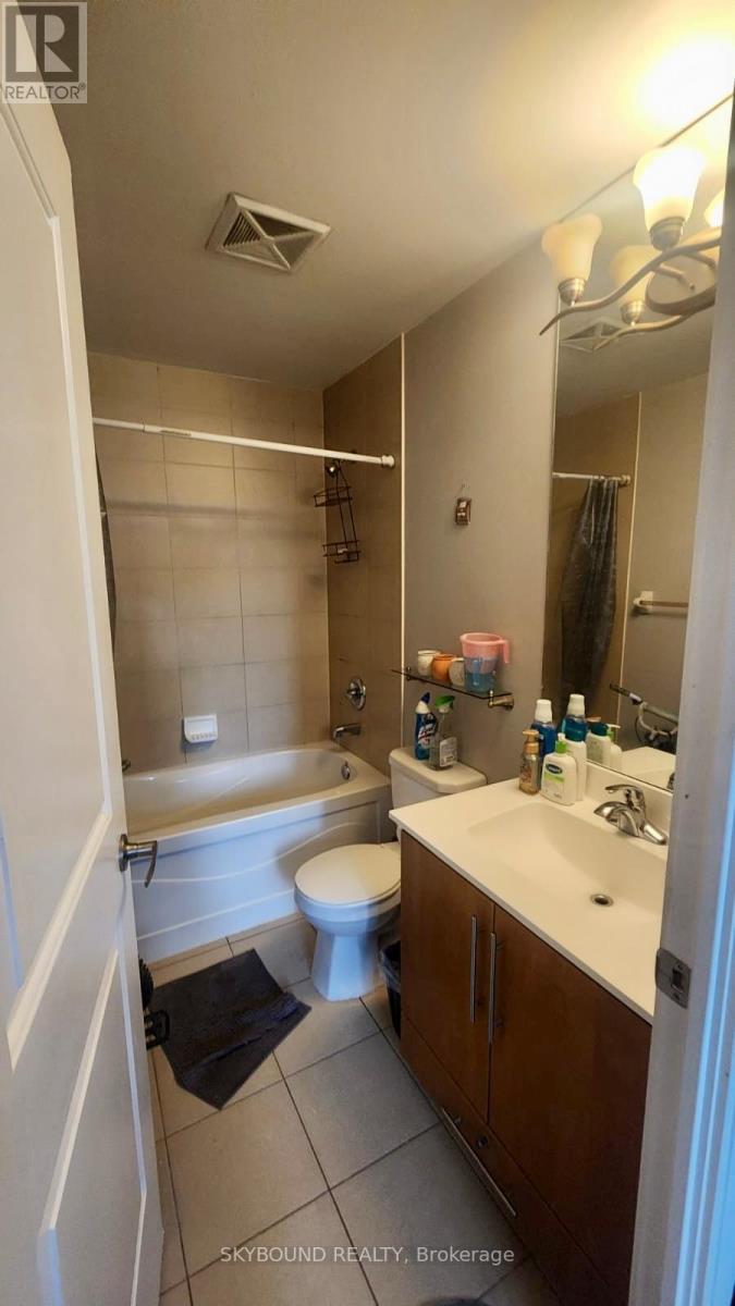 1404 - 330 Burnhamthorpe Road W, Mississauga, Ontario  L5B 0E1 - Photo 14 - W13613374