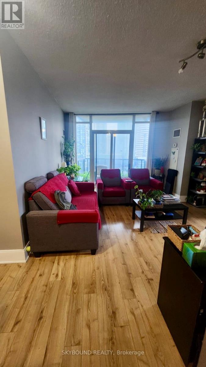 1404 - 330 Burnhamthorpe Road W, Mississauga, Ontario  L5B 0E1 - Photo 7 - W13613374