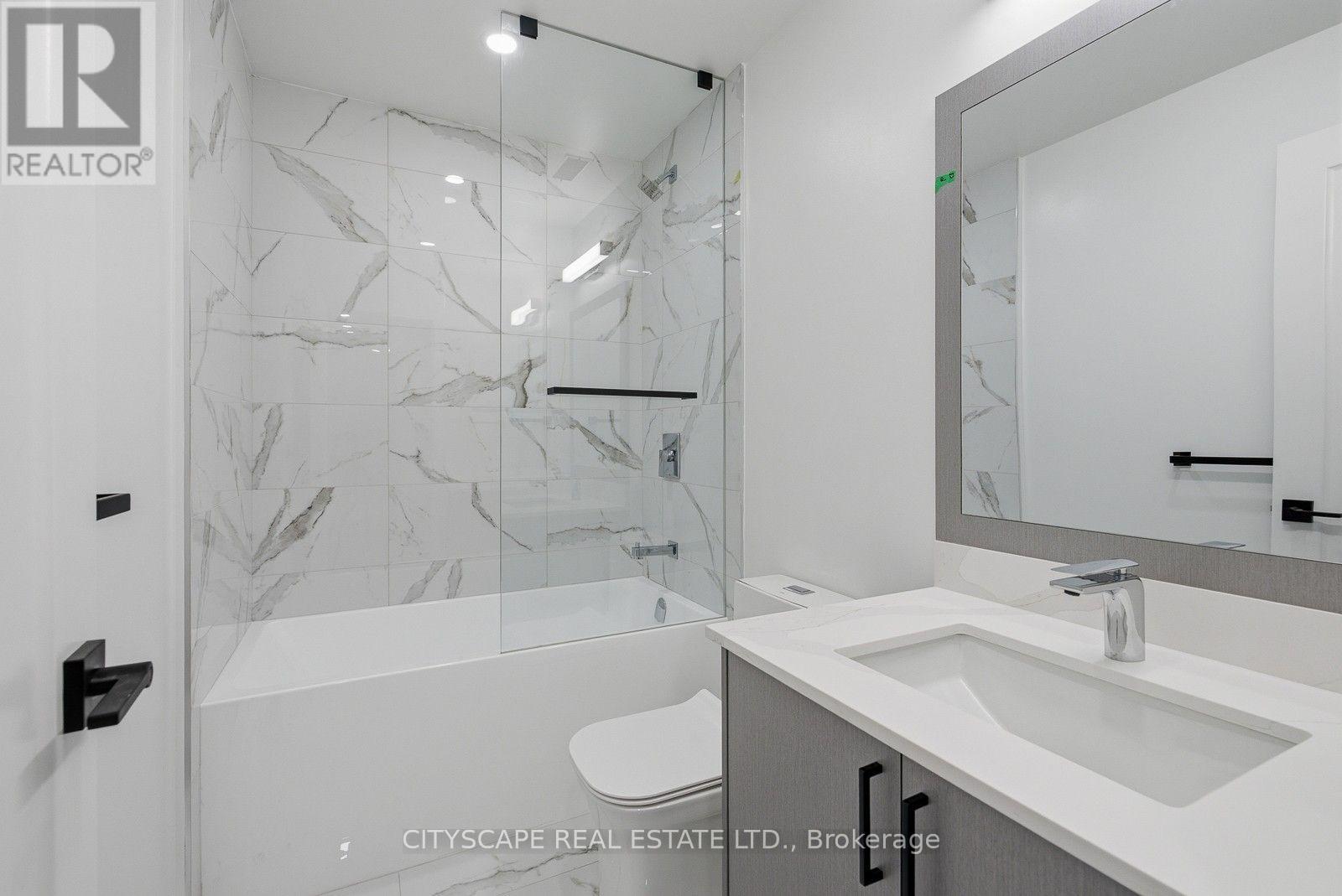 1 Bsmt - 587 Oakwood Avenue, Toronto, Ontario  M6E 2X8 - Photo 30 - C13613112