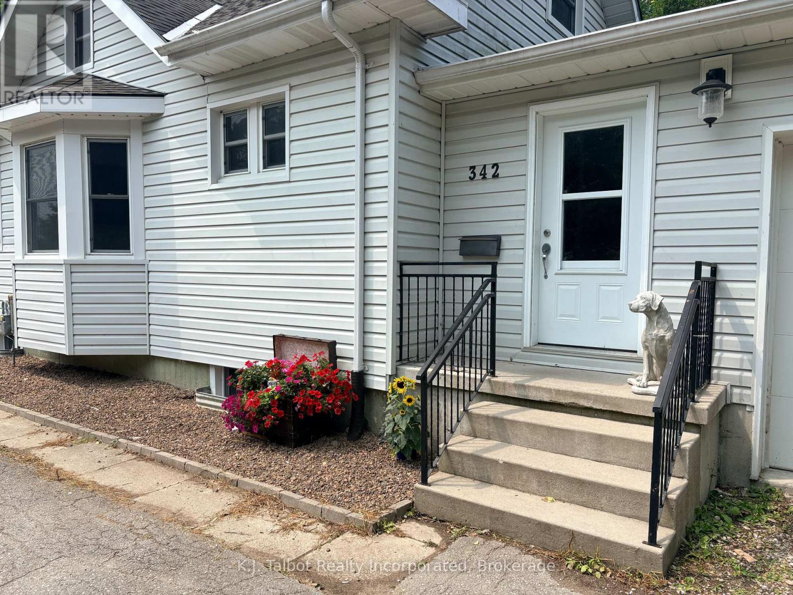 342 John Street, Goderich, Ontario  N7A 4B3 - Photo 3 - X13614304