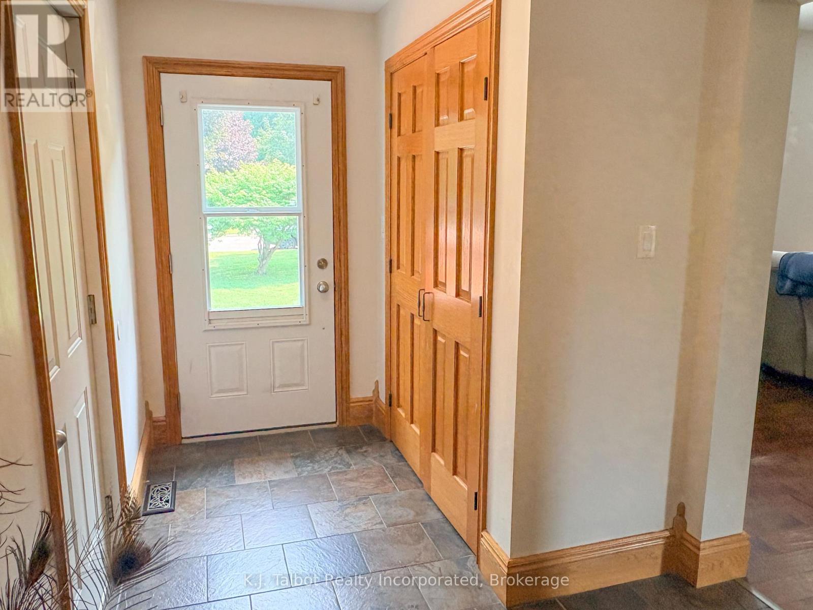 342 John Street, Goderich, Ontario  N7A 4B3 - Photo 5 - X13614304