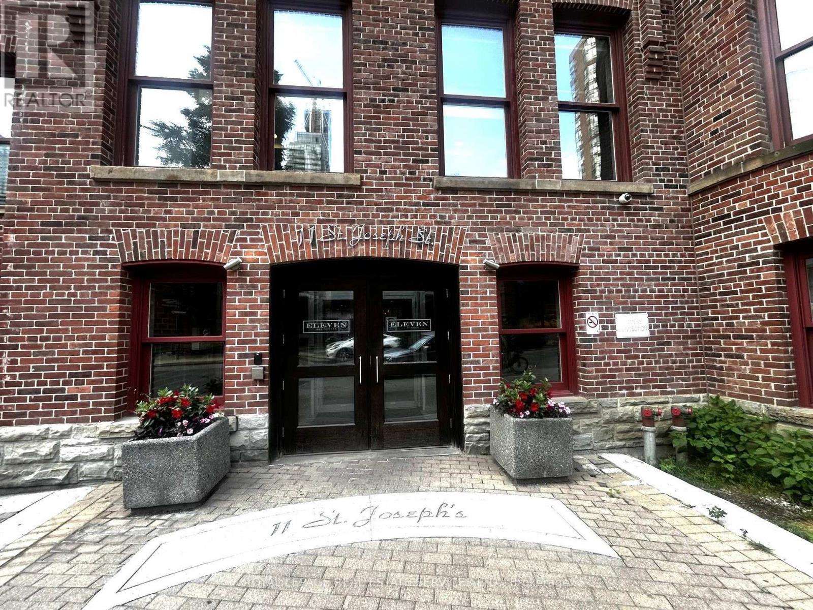 1404 - 11 St. Joseph Street, Toronto, Ontario  M4Y 3G4 - Photo 2 - C13614324