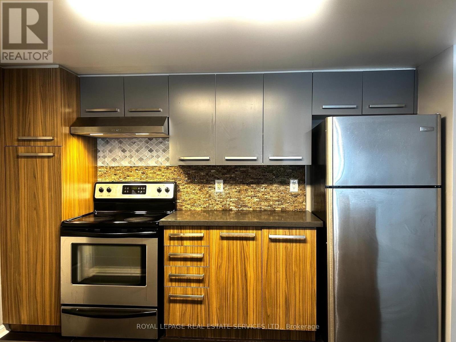 1404 - 11 St. Joseph Street, Toronto, Ontario  M4Y 3G4 - Photo 7 - C13614324