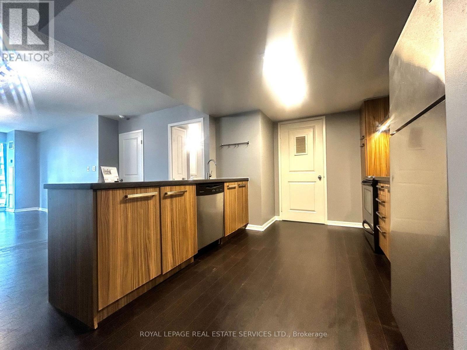 1404 - 11 St. Joseph Street, Toronto, Ontario  M4Y 3G4 - Photo 9 - C13614324