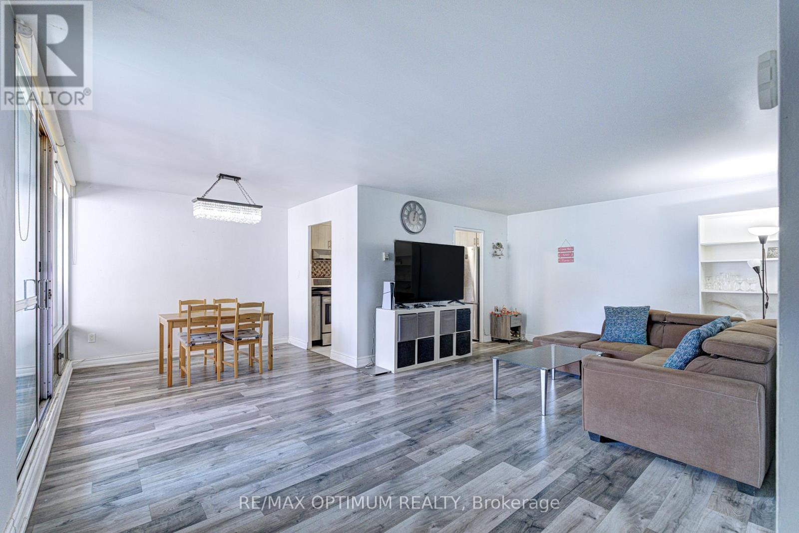 2110 - 5 Massey Square, Toronto, Ontario M4C 5L6 - Photo 9 - E13614286