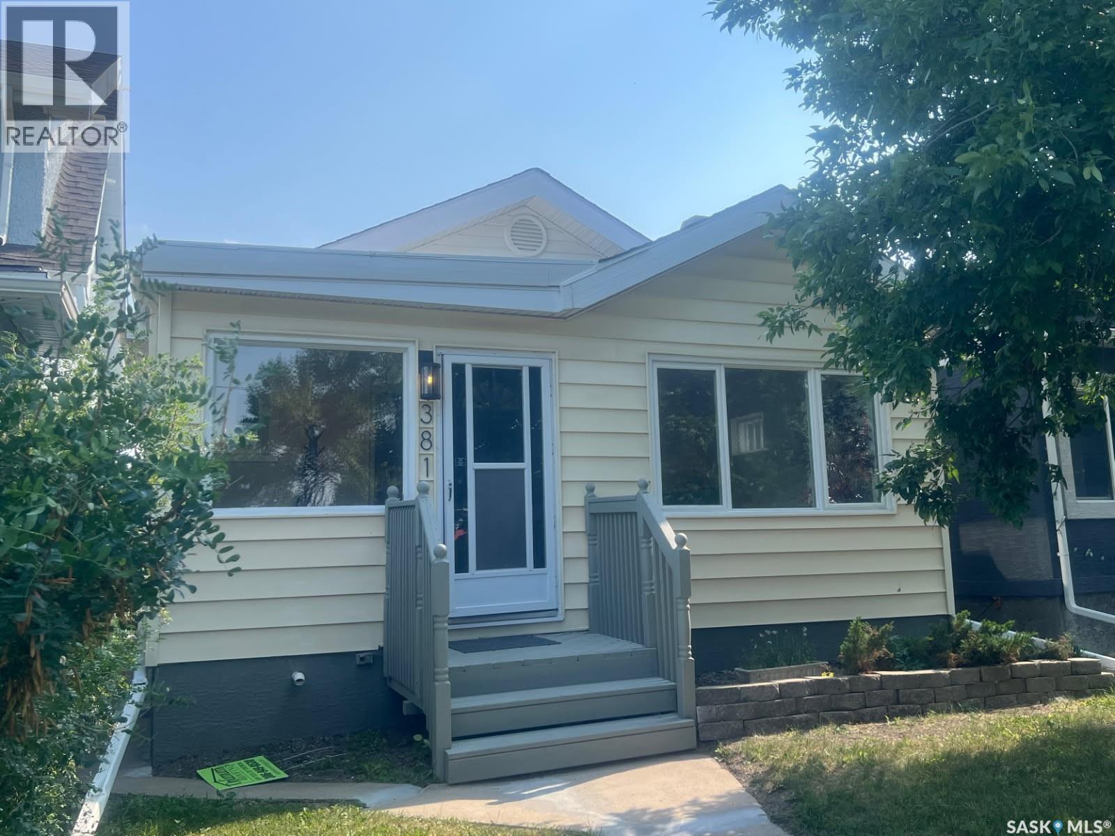 3811 Victoria Avenue, Regina, Saskatchewan  S4T 1M6 - Photo 1 - SK043775