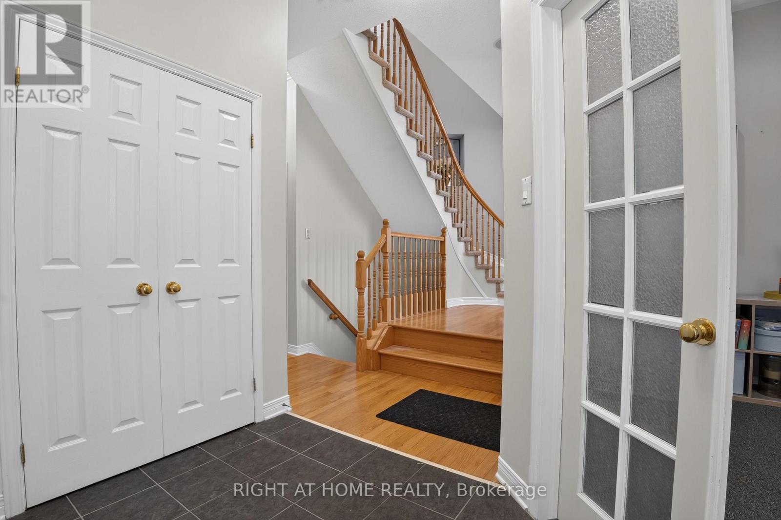 26 Evanshen Crescent, Ottawa, Ontario  K2K 2Z6 - Photo 4 - X13614196