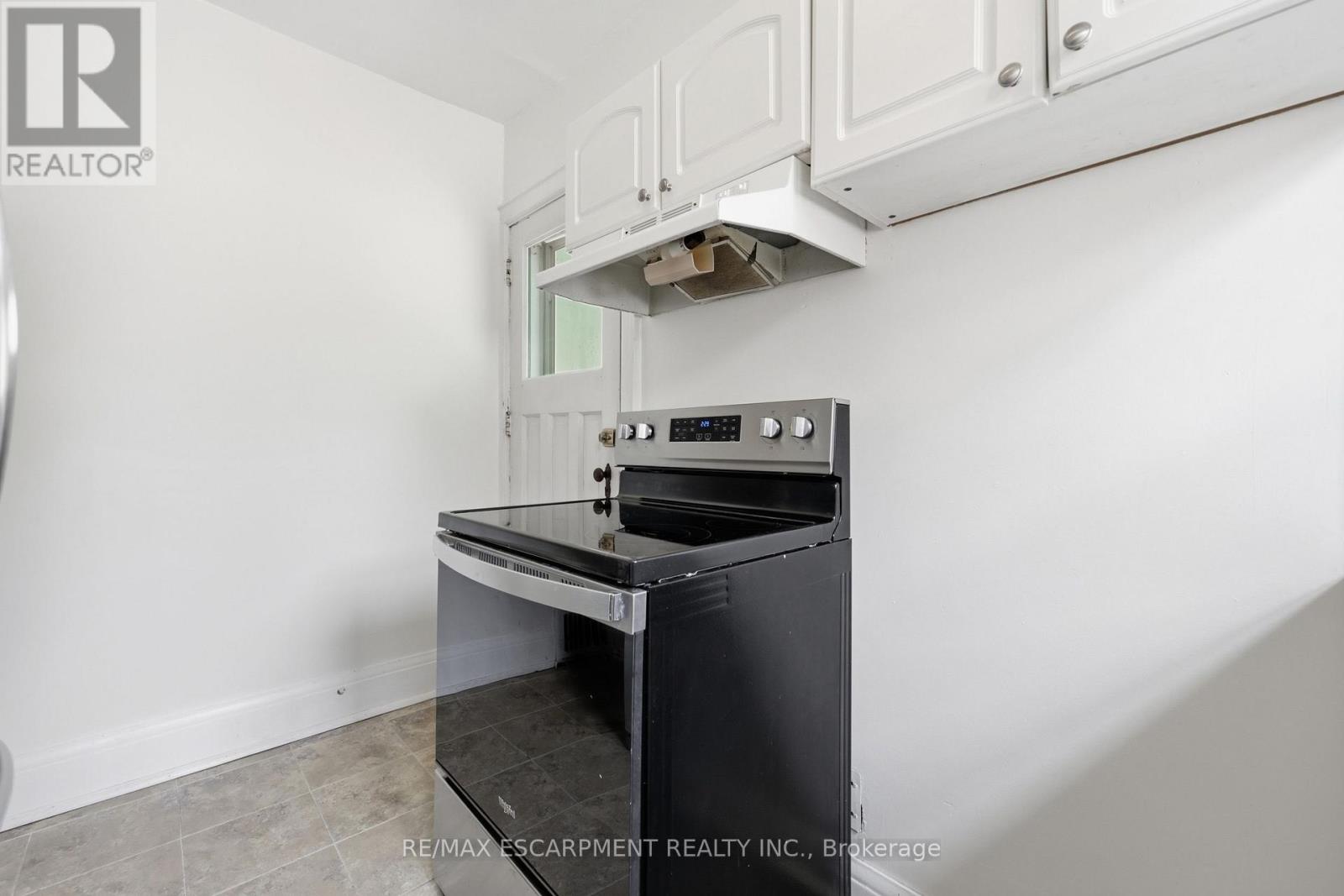 2153 Caroline Street, Burlington, Ontario  L7R 1L7 - Photo 27 - W13614372