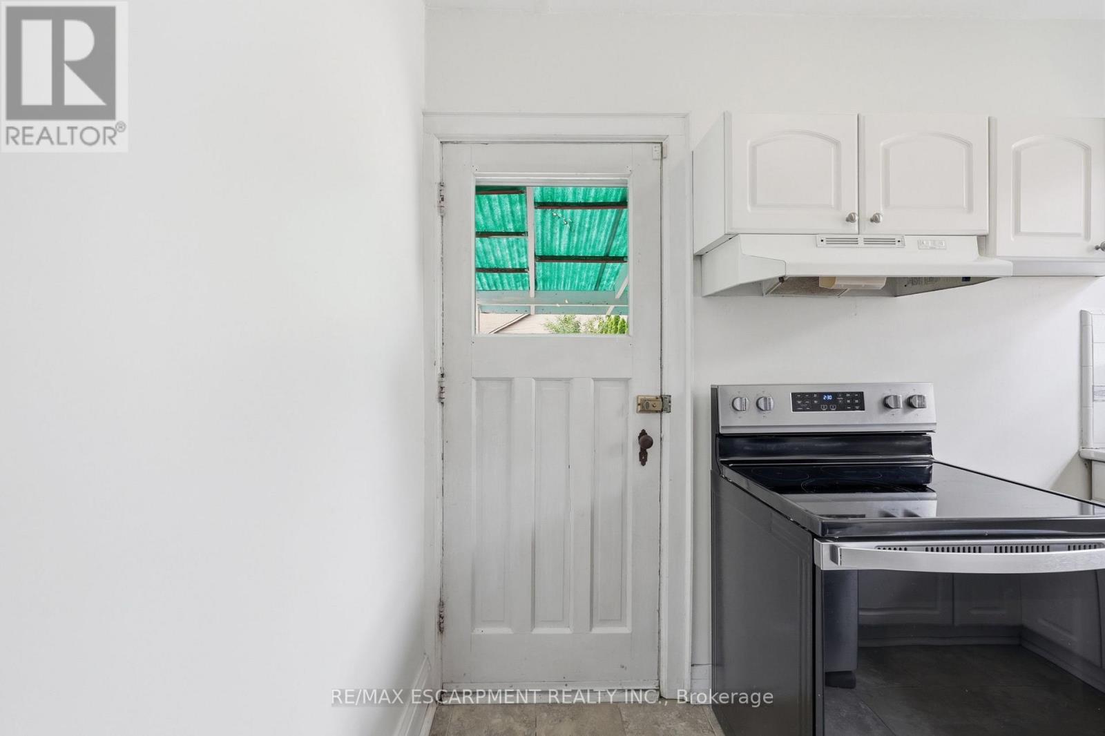 2153 Caroline Street, Burlington, Ontario  L7R 1L7 - Photo 28 - W13614372