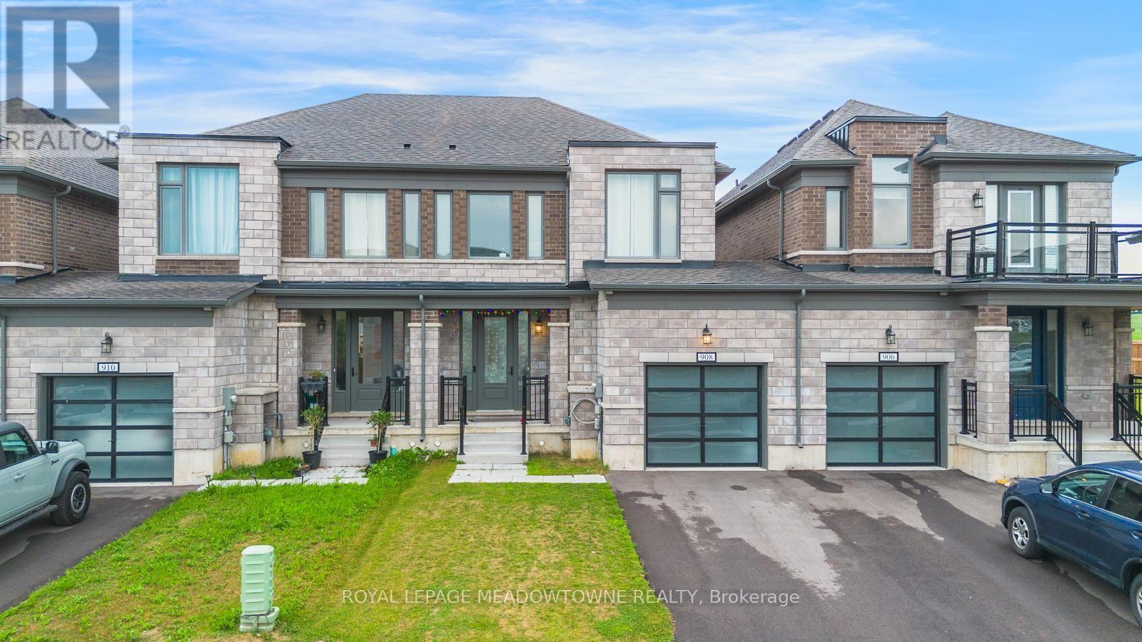908 SOBESKI AVENUE, Woodstock, Ontario