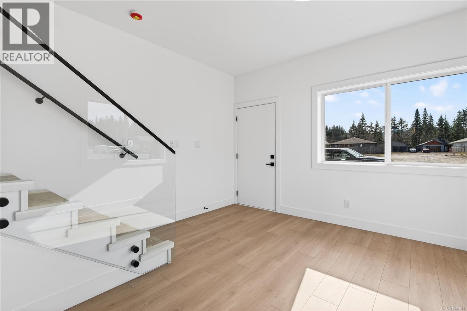 8 704 Beaver Creek Blvd, Campbell River, British Columbia  V9H 0E9 - Photo 2 - 1044071