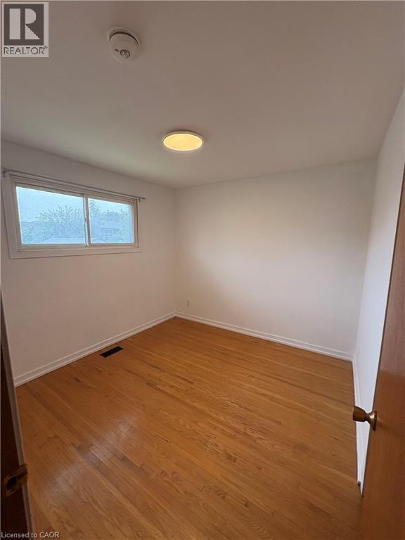 15 Champlain Avenue, Hamilton, Ontario  L8G 2H5 - Photo 4 - 40851779