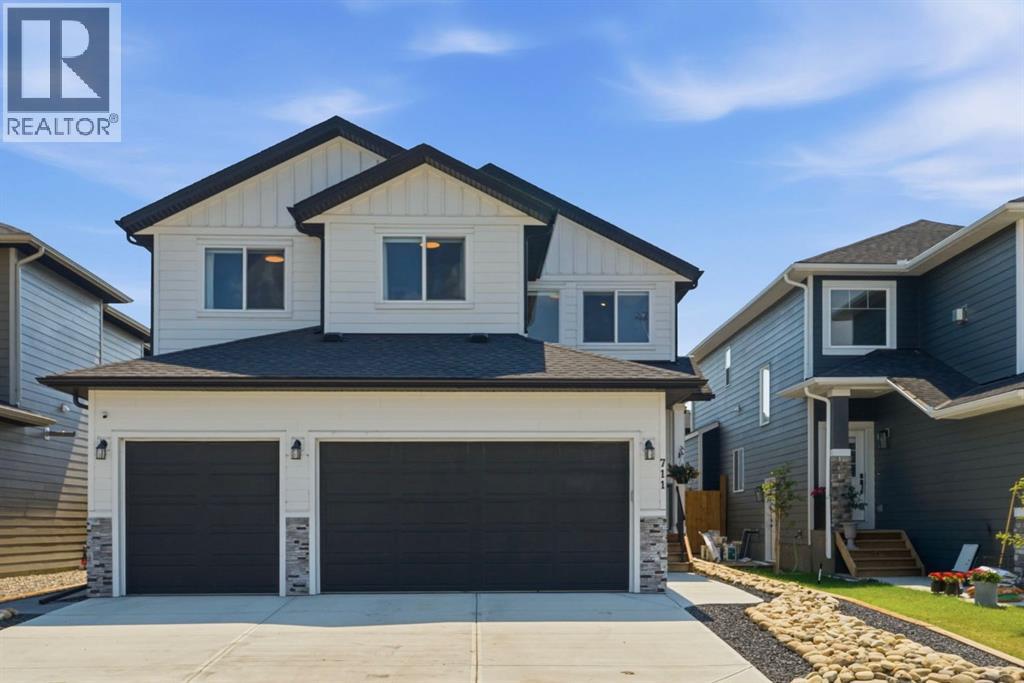 711 Mandalay Link, Carstairs, Alberta  T0M 0N0 - Photo 1 - A2332689