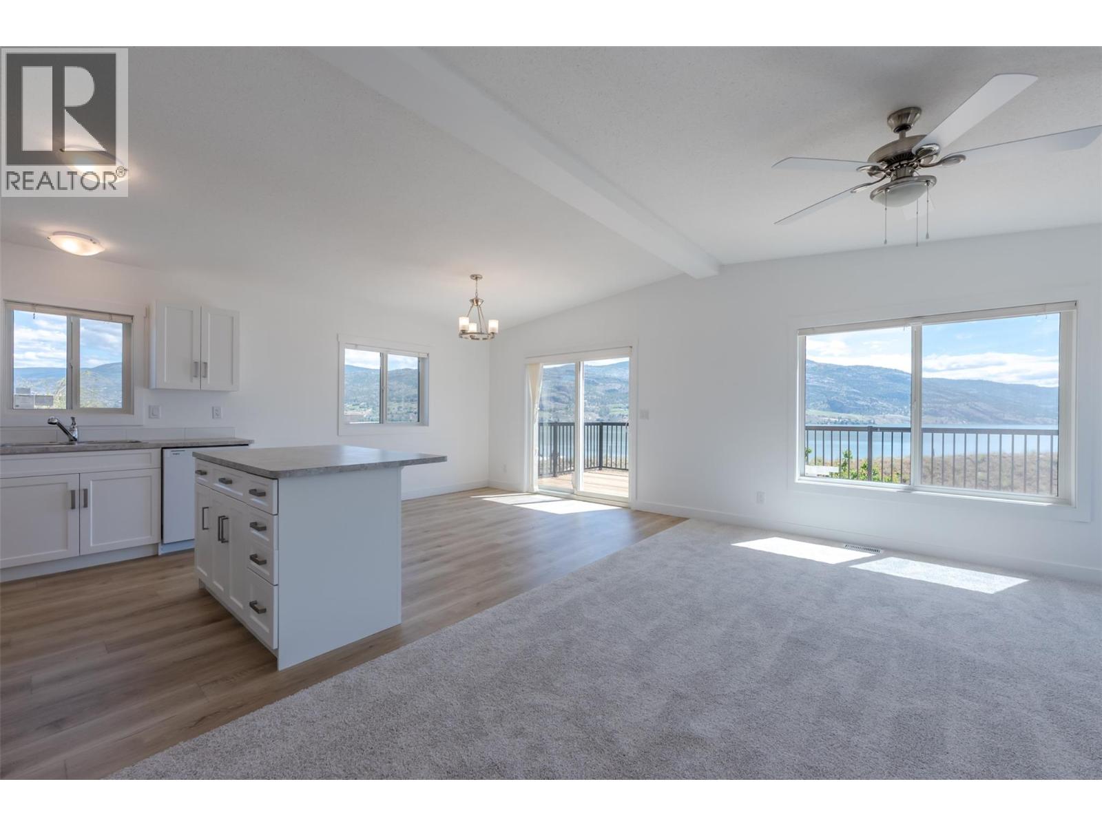 201 Highway 97 Highway Unit# 39, Penticton, British Columbia  V2A 0E4 - Photo 3 - 10389489