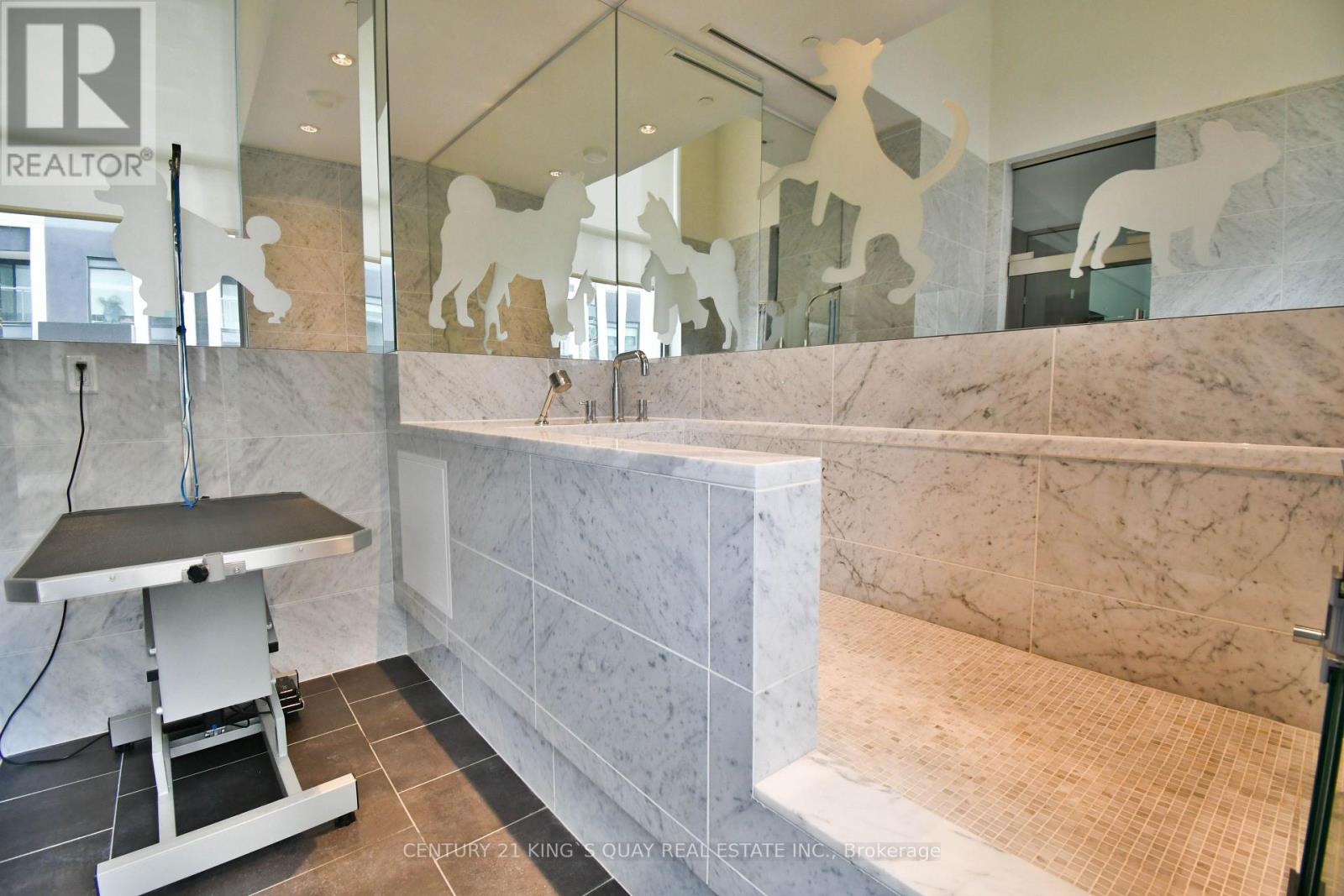 1206 - 115 Mcmahon Drive, Toronto, Ontario  M5B 2R3 - Photo 9 - C13597888