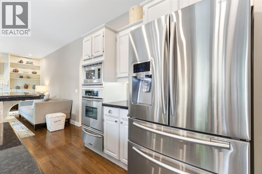 440 Coach Light Bay SW, Calgary, Alberta  T3H 1Z2 - Photo 11 - A2332924