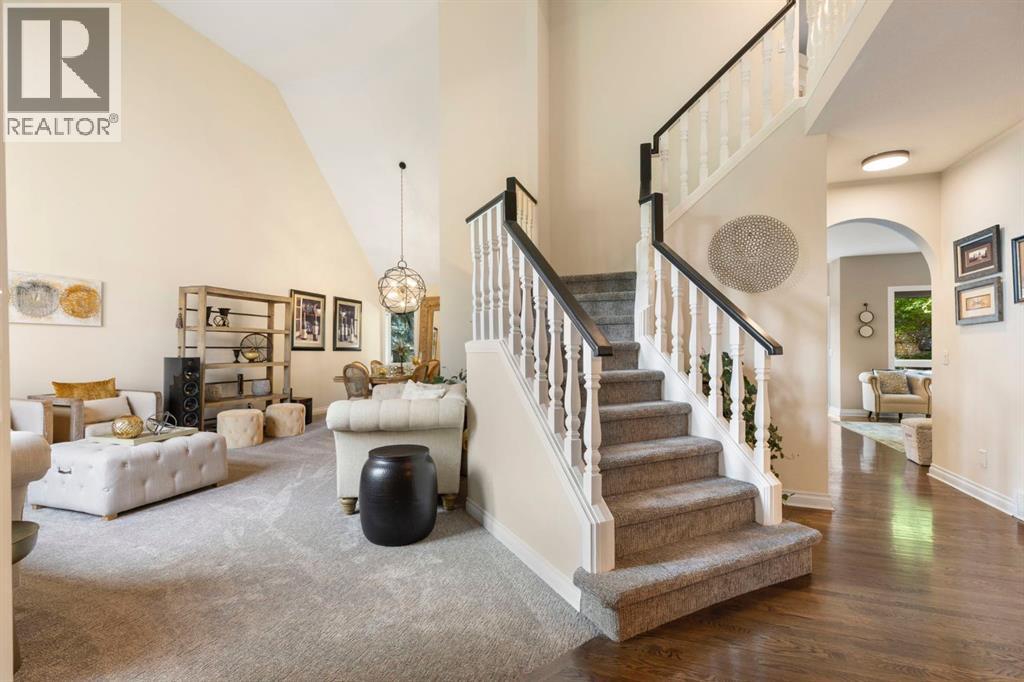 440 Coach Light Bay SW, Calgary, Alberta  T3H 1Z2 - Photo 2 - A2332924
