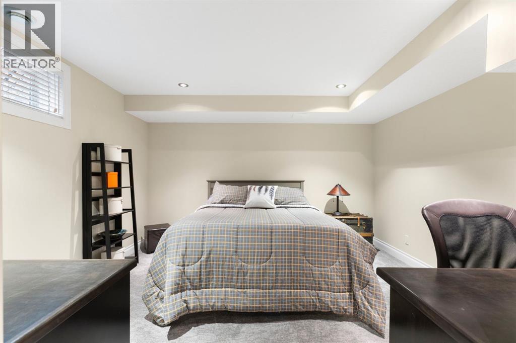 440 Coach Light Bay SW, Calgary, Alberta  T3H 1Z2 - Photo 33 - A2332924