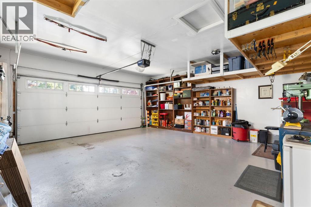 440 Coach Light Bay SW, Calgary, Alberta  T3H 1Z2 - Photo 36 - A2332924