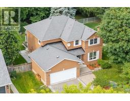 27 NORMA CRESCENT, Hamilton, Ontario