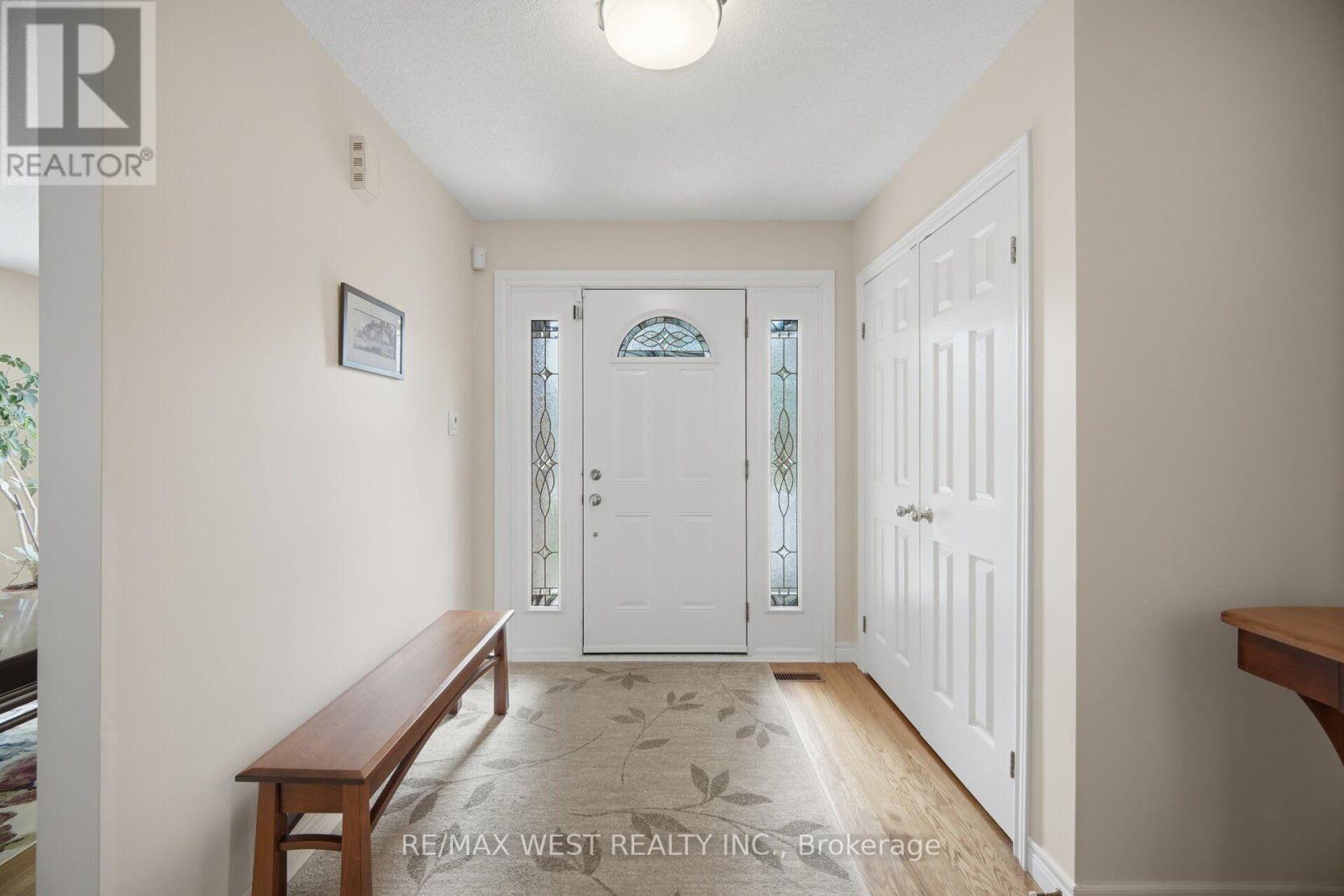27 Norma Crescent, Hamilton, Ontario  L9G 4V8 - Photo 3 - X13614364