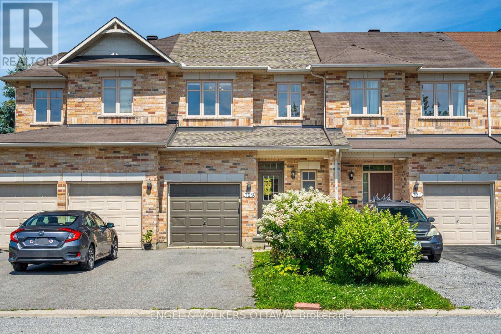 729 Nakina Way, Ottawa, Ontario  K1V 2H9 - Photo 2 - X13614436
