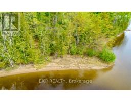 39 GREENWAY DRIVE, Whitewater Region, Ontario