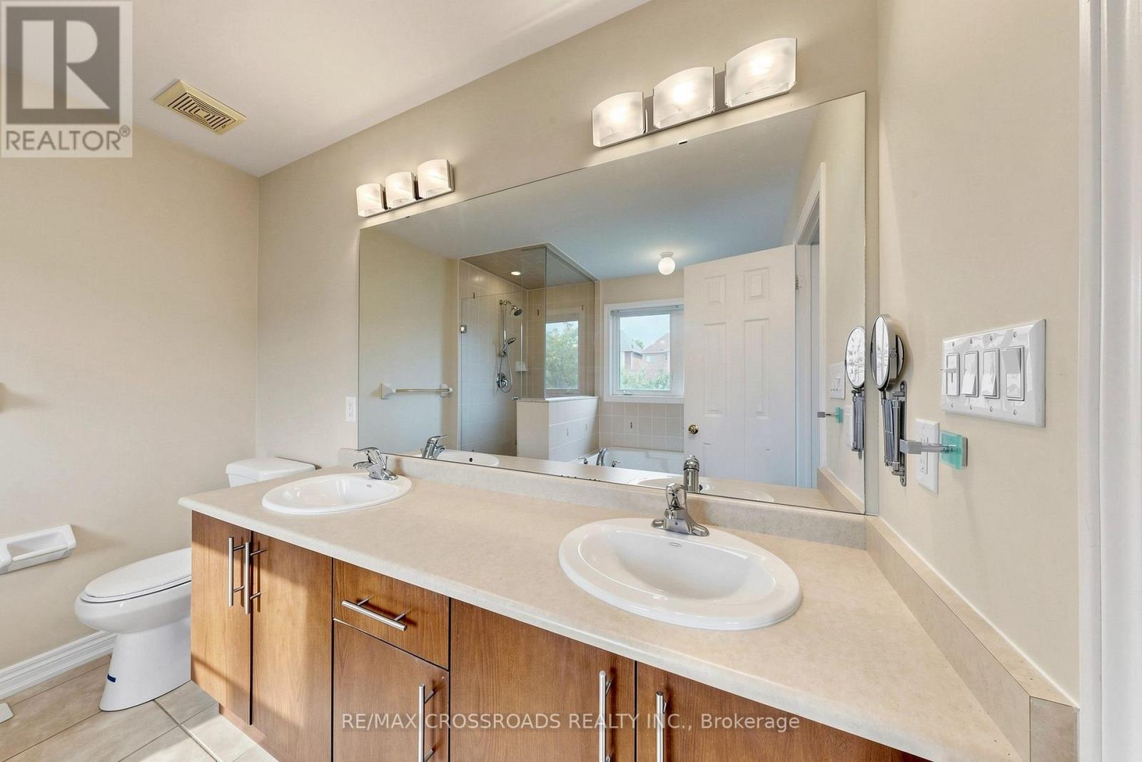 52 Dungannon Drive, Markham, Ontario  L6C 0K1 - Photo 19 - N13614432
