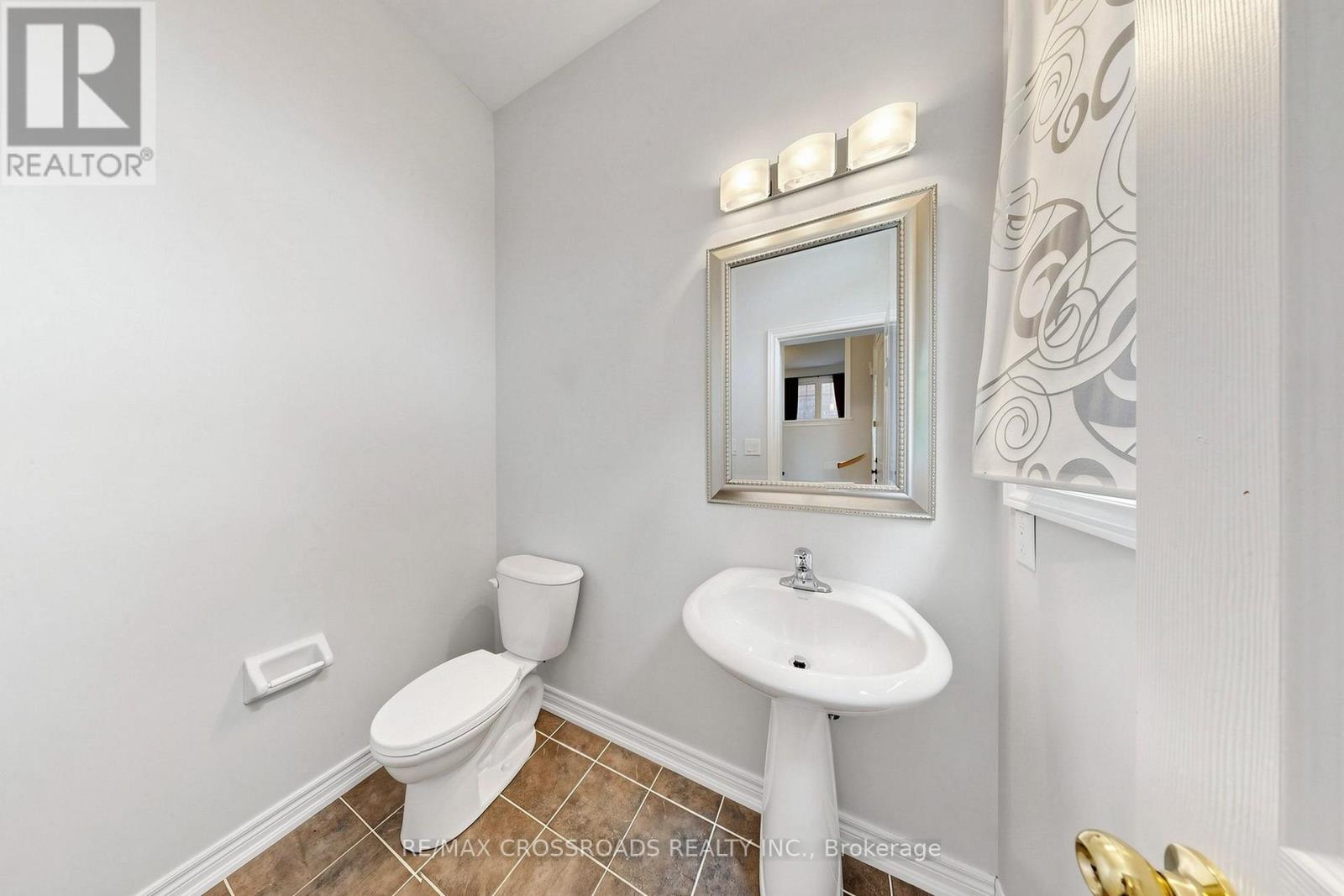 52 Dungannon Drive, Markham, Ontario  L6C 0K1 - Photo 7 - N13614432