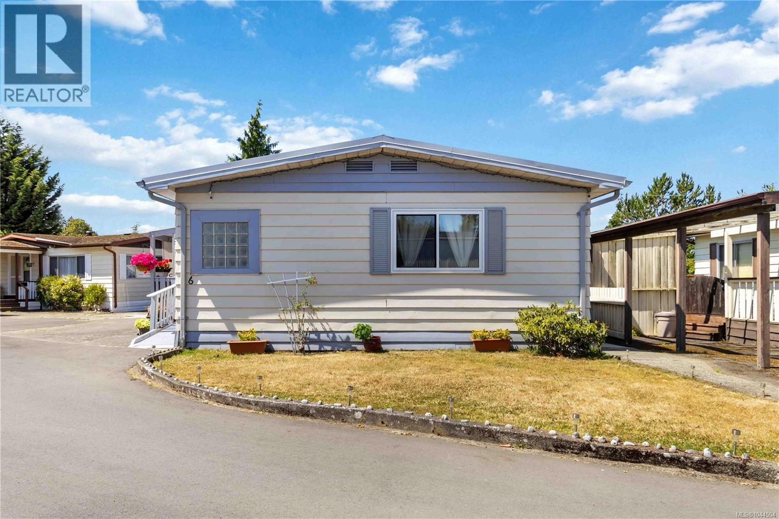 6 158 Cooper Rd, View Royal, British Columbia  V9A 7B3 - Photo 3 - 1044504