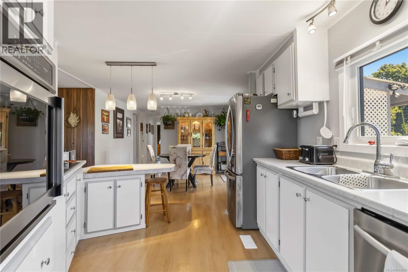 6 158 Cooper Rd, View Royal, British Columbia  V9A 7B3 - Photo 7 - 1044504