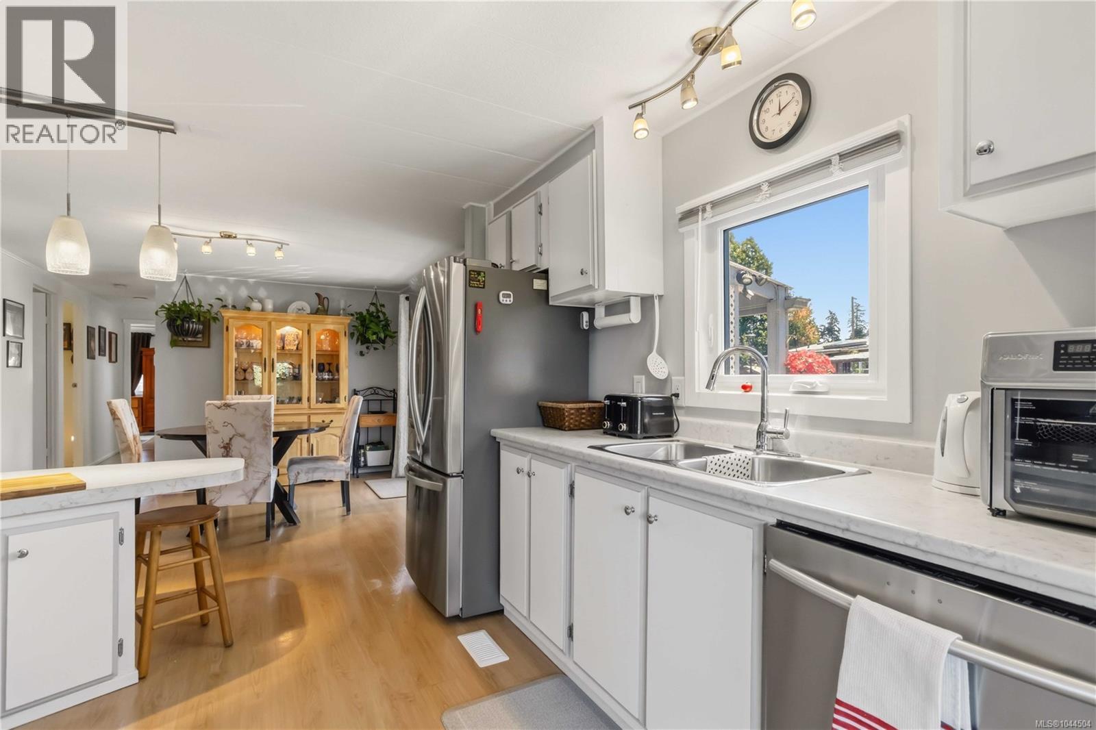 6 158 Cooper Rd, View Royal, British Columbia  V9A 7B3 - Photo 8 - 1044504
