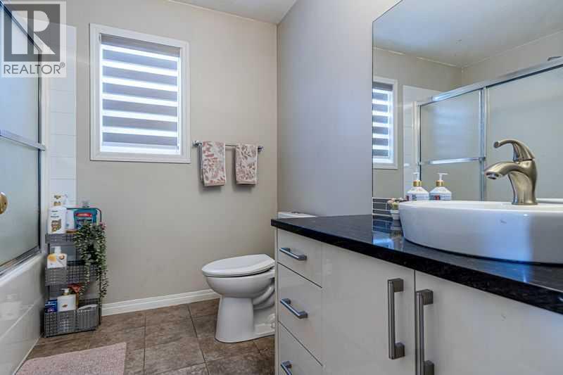8389 Saddleridge Drive Ne, Calgary, Alberta  T3J 4W9 - Photo 23 - A2331440