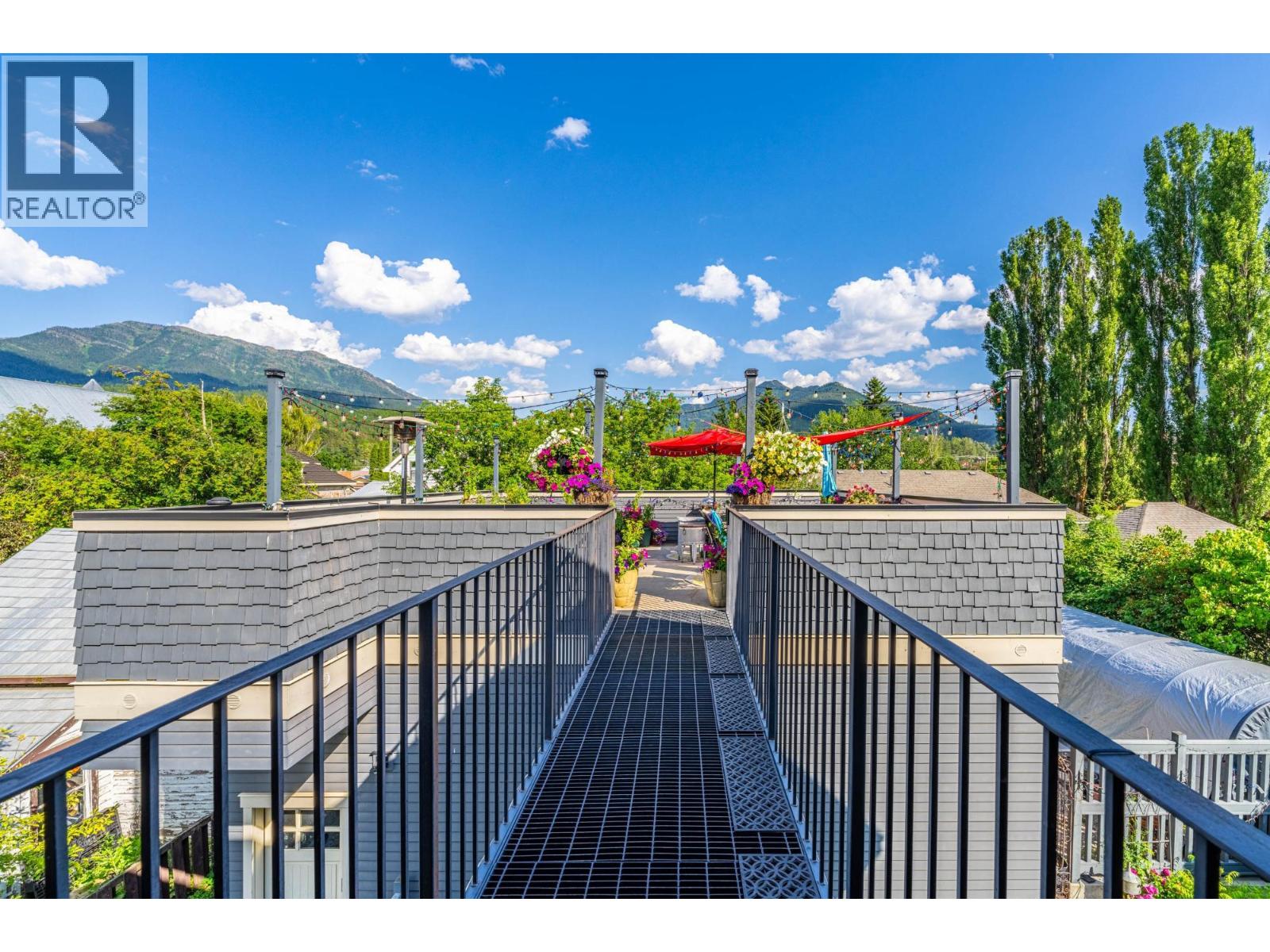 622 5th Avenue, Fernie, British Columbia  V0B 1M0 - Photo 4 - 2478749