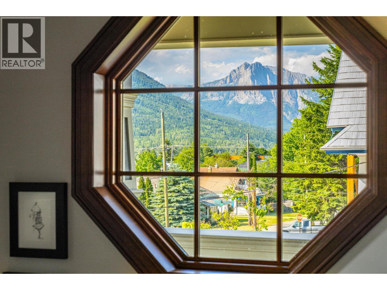 622 5th Avenue, Fernie, British Columbia  V0B 1M0 - Photo 40 - 2478749