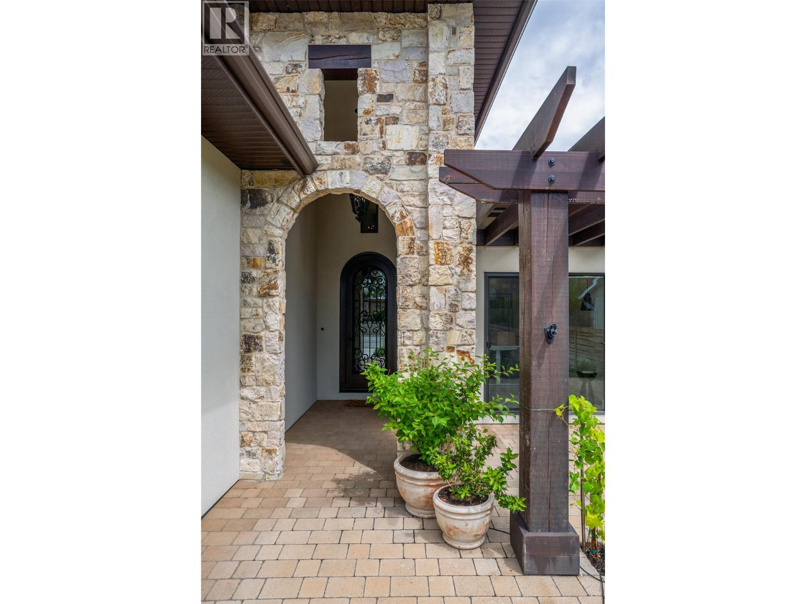 3567 Lakeshore Road, Kelowna, British Columbia  V1W 3K1 - Photo 12 - 10395108