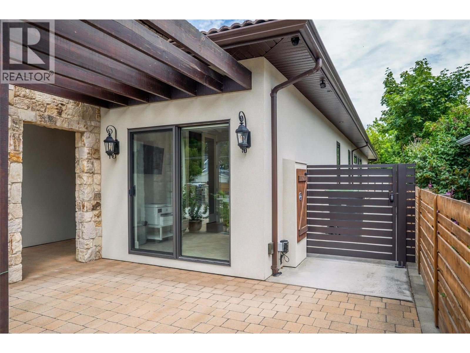 3567 Lakeshore Road, Kelowna, British Columbia  V1W 3K1 - Photo 11 - 10395108